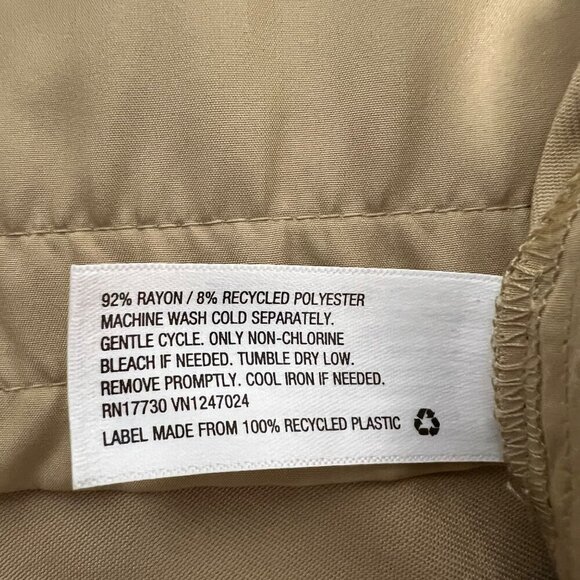 A New Day Womens Pleated Front Khaki Pants Cargo Pockets Tan Size 10 High Rise - Picture 9 of 9